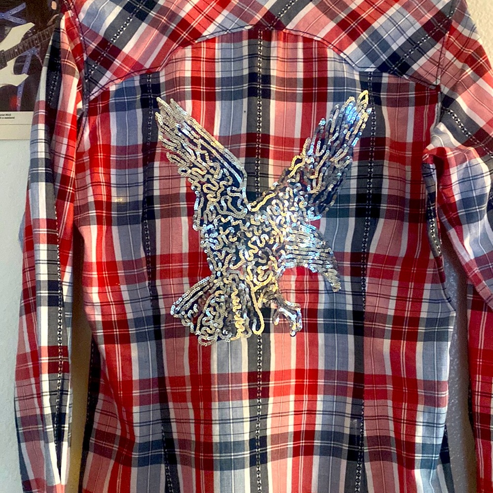 ✨DAZZLING✨ ARIAT BUTTON DOWN SHIRT WITH SEQUIN BACK APPLIQUÉ SEWN IN DETAIL.